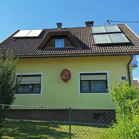 Privatunterkunft Haus Erika *